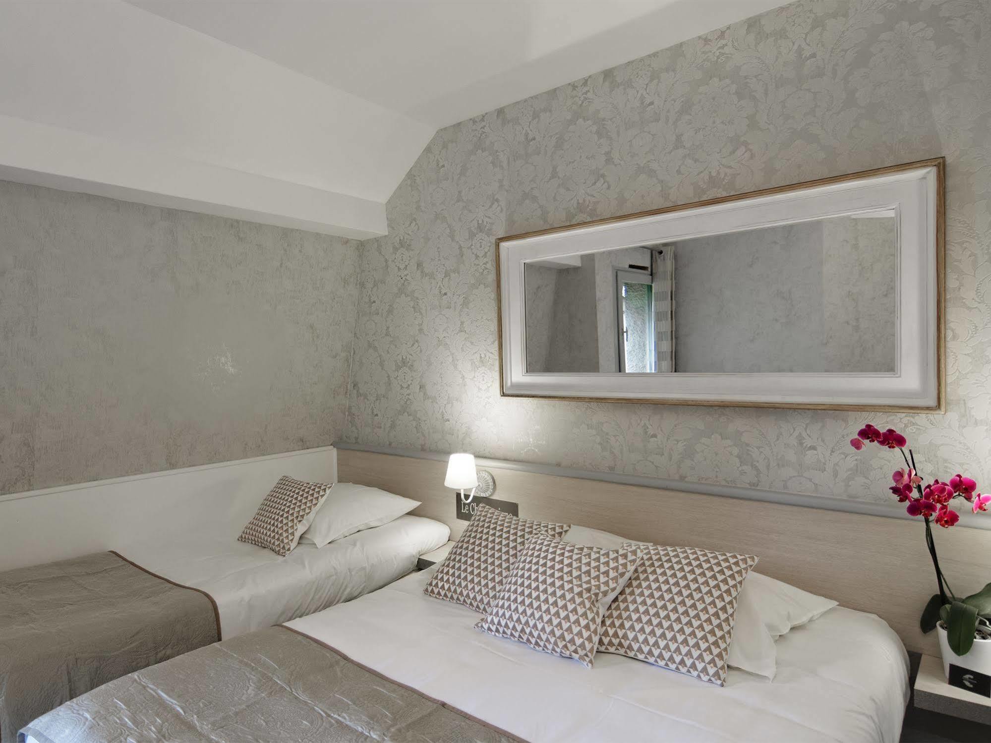 Hôtel Le Chantereigne Les Noes-pres-Troyes Extérieur photo