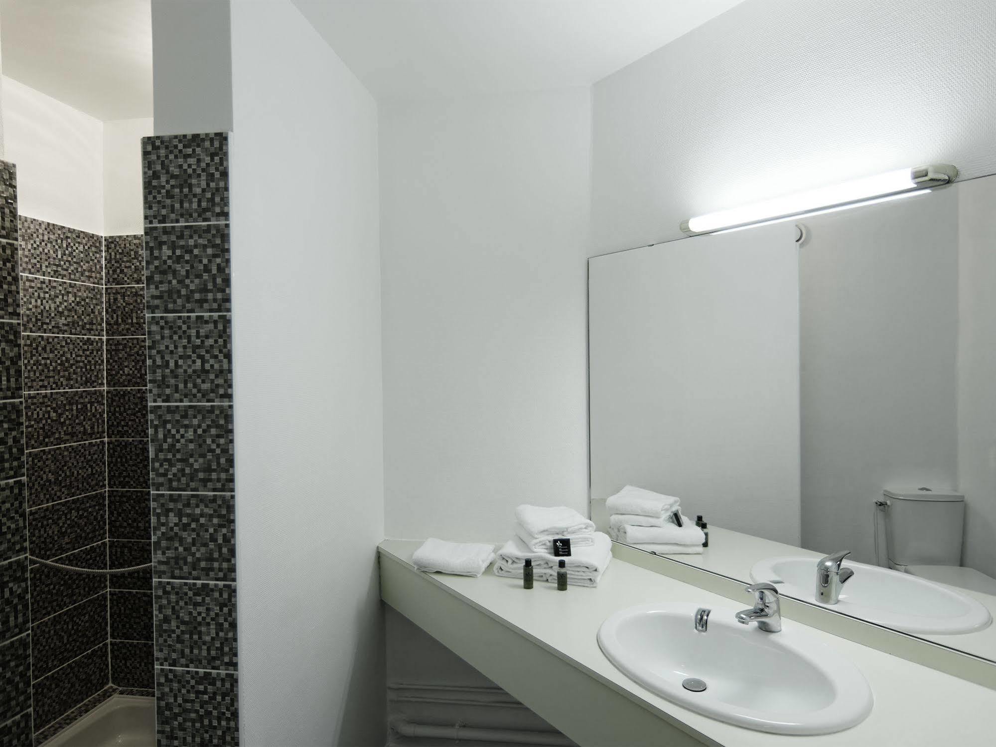 Hôtel Le Chantereigne Les Noes-pres-Troyes Extérieur photo